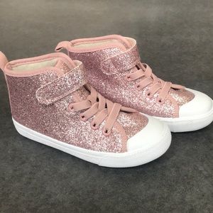 Little Girls glitter sneakers !